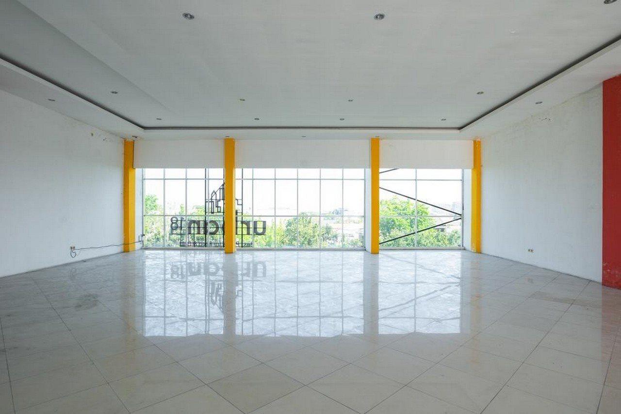 Oyo Flagship 1575 Urban 18 Hotel Surabaya Exterior photo